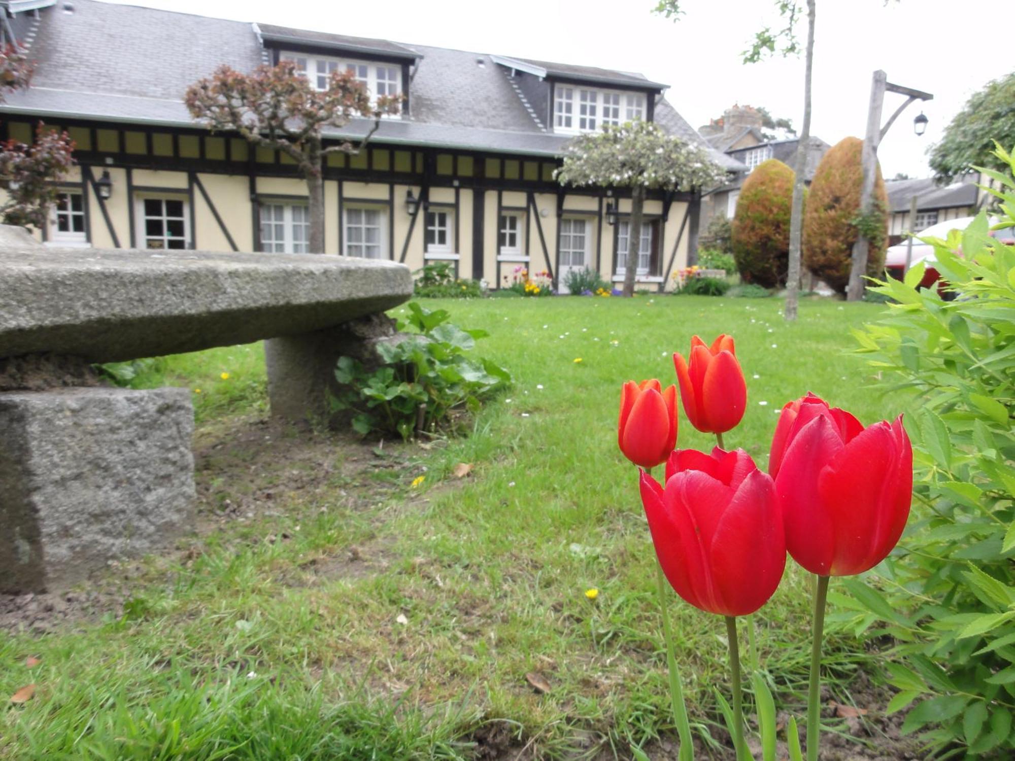 Hôtel de La Croix d'Or Avranches Exterior foto