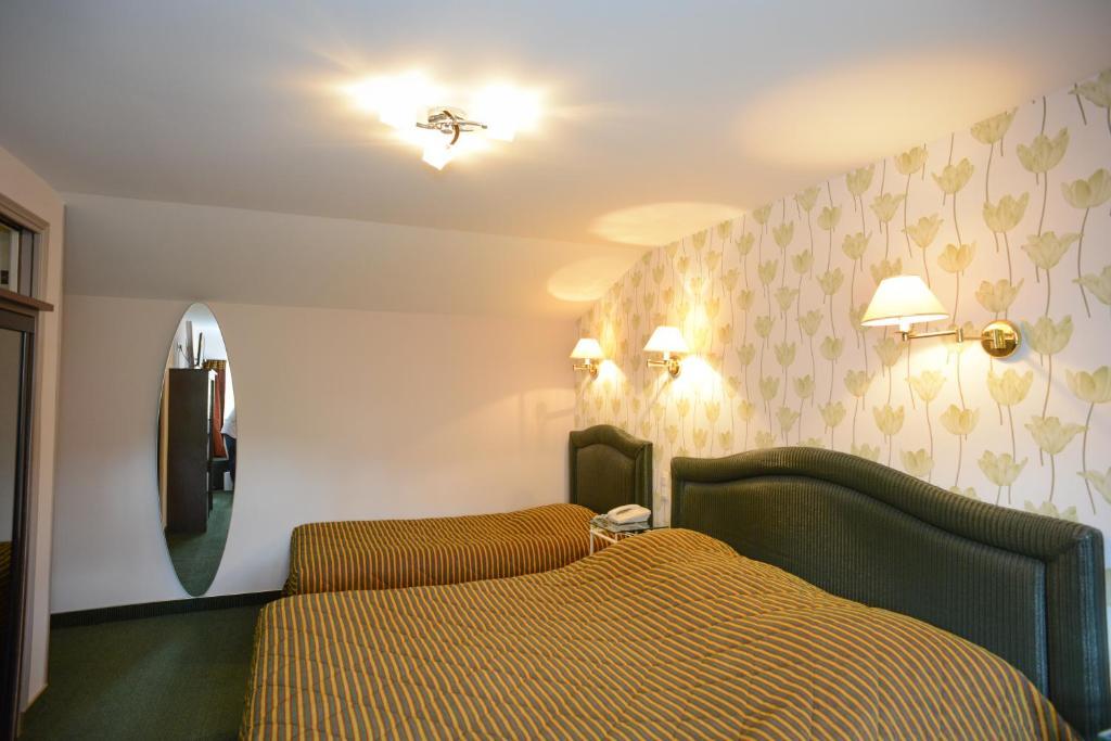 Hôtel de La Croix d'Or Avranches Quarto foto