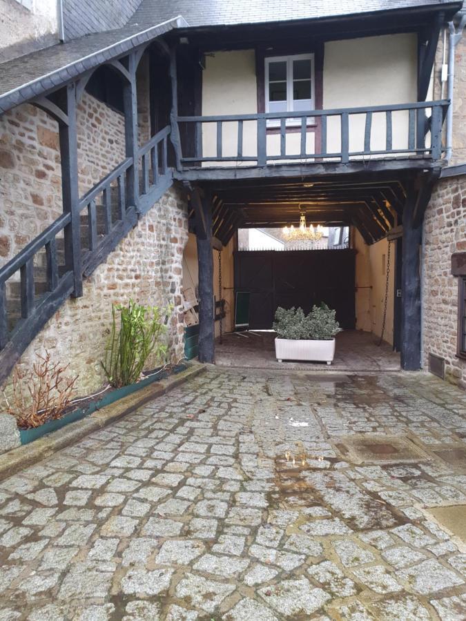 Hôtel de La Croix d'Or Avranches Exterior foto